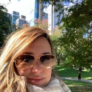 Meet your Posher, Cassandra